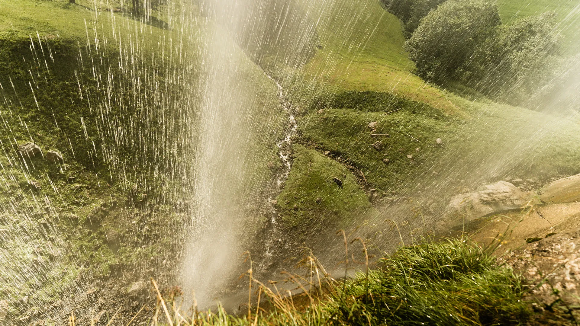 Lauterbrunnen Valley - Waterfall Experience – image 6