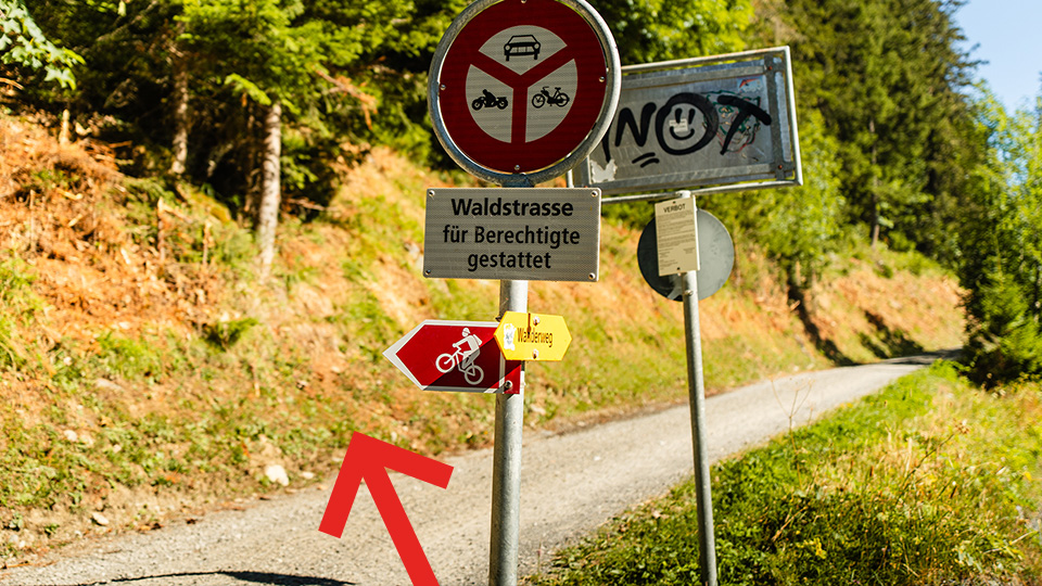 Important: Turn Left – image 2